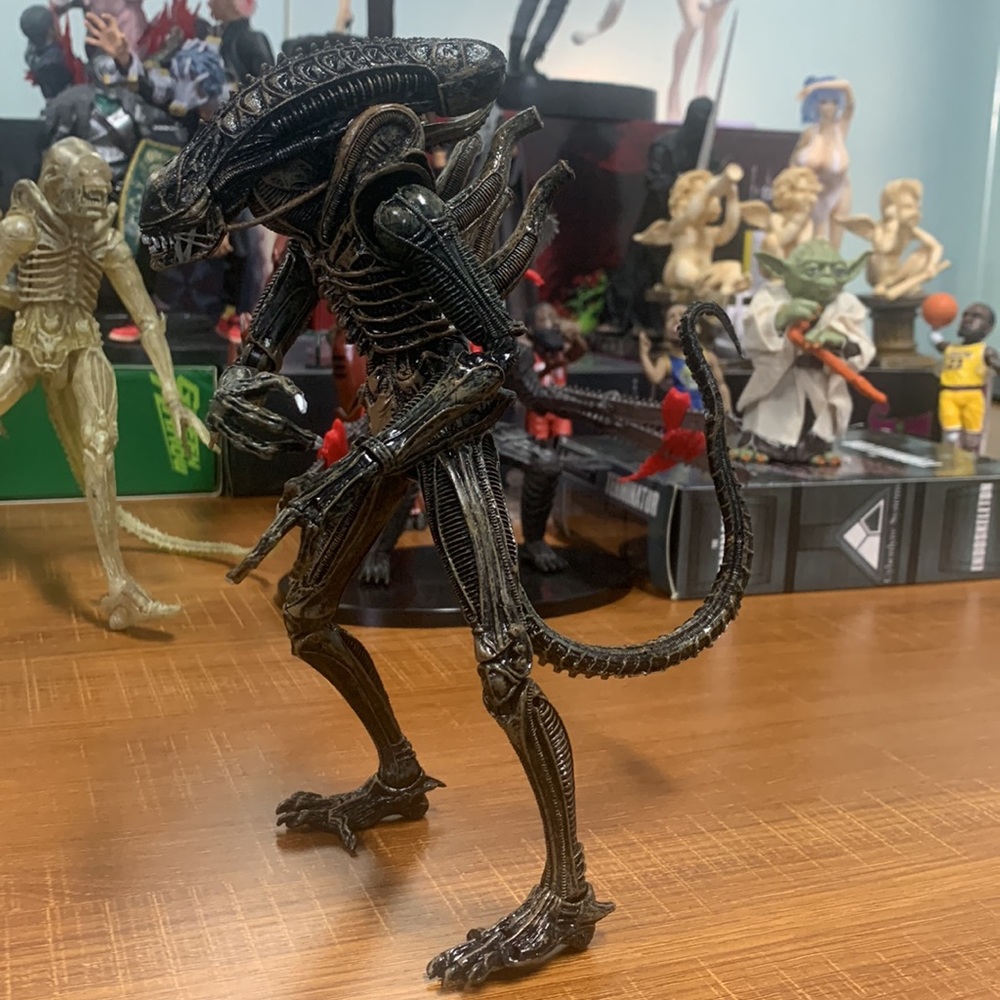 Alien - Picture 2 of 4